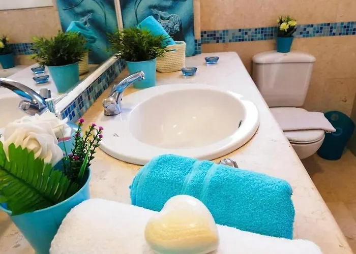 Luxury 4 Bedroom With A Heated Pool فيلة