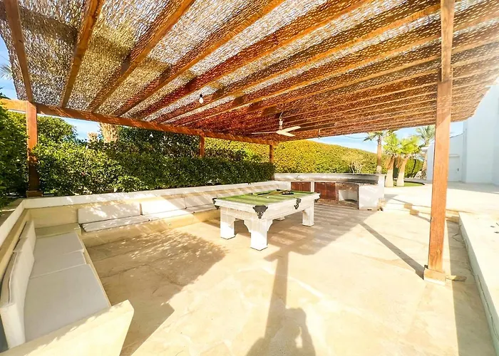 Luxury 4 Bedroom With A Heated Pool * الغردقة