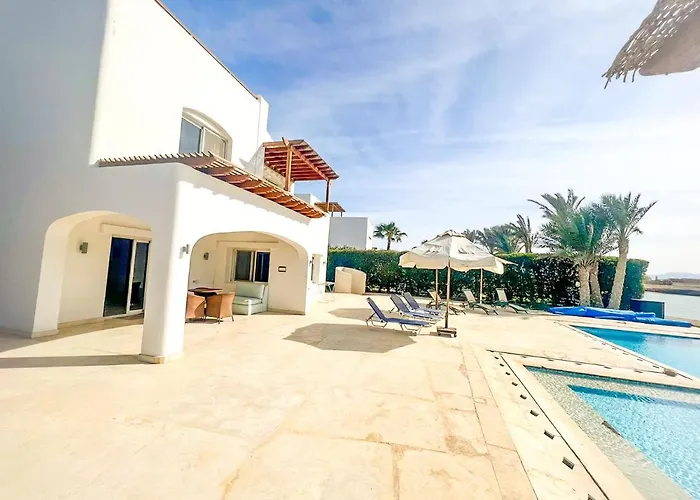 فيلة Luxury 4 Bedroom With A Heated Pool الغردقة