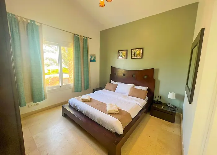 Luxury 4 Bedroom With A Heated Pool فيلة *