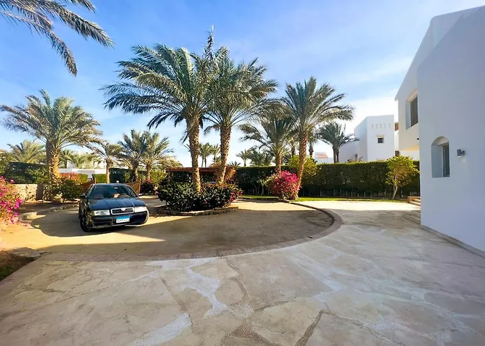 Luxury 4 Bedroom With A Heated Pool الغردقة