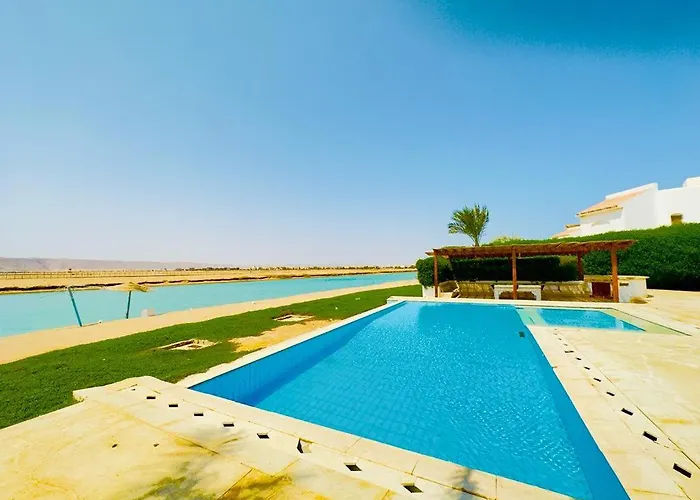 فيلة Luxury 4 Bedroom With A Heated Pool الغردقة
