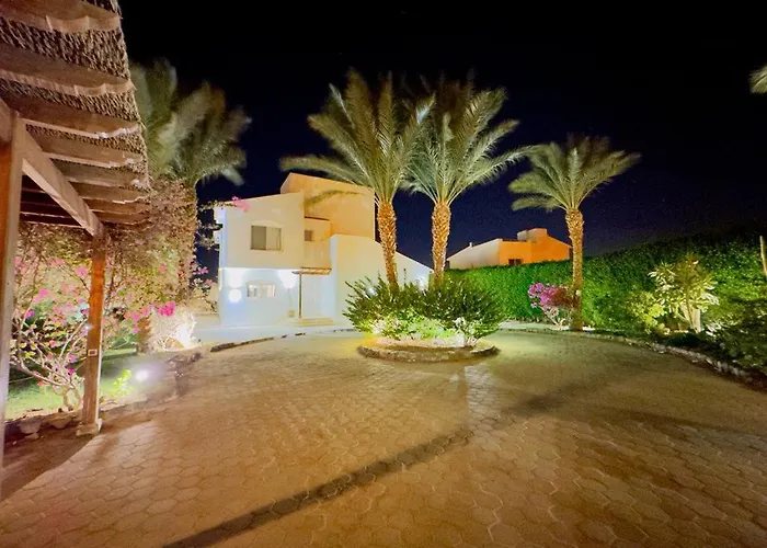 فيلة Luxury 4 Bedroom With A Heated Pool الغردقة