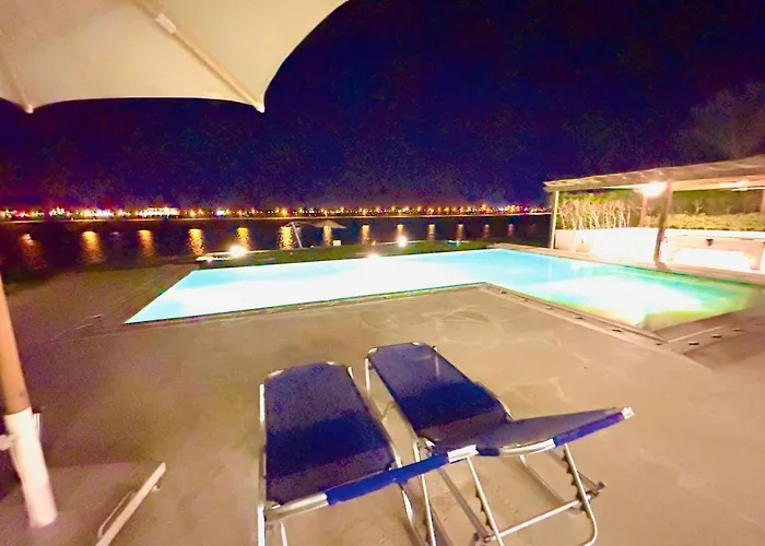 Luxury 4 Bedroom With A Heated Pool *